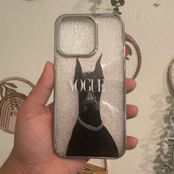 VOGUE Iphone 14pro case - Picture 2 of 4